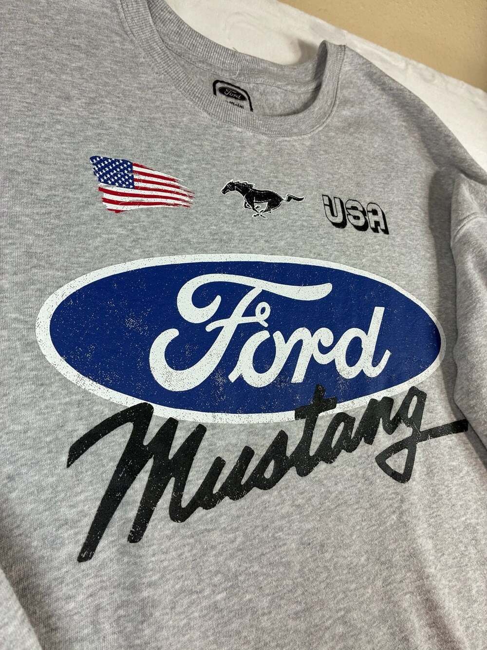 Ford Mustang Sweatshirt, Women’s Size XL Gray Graphic Crewneck
